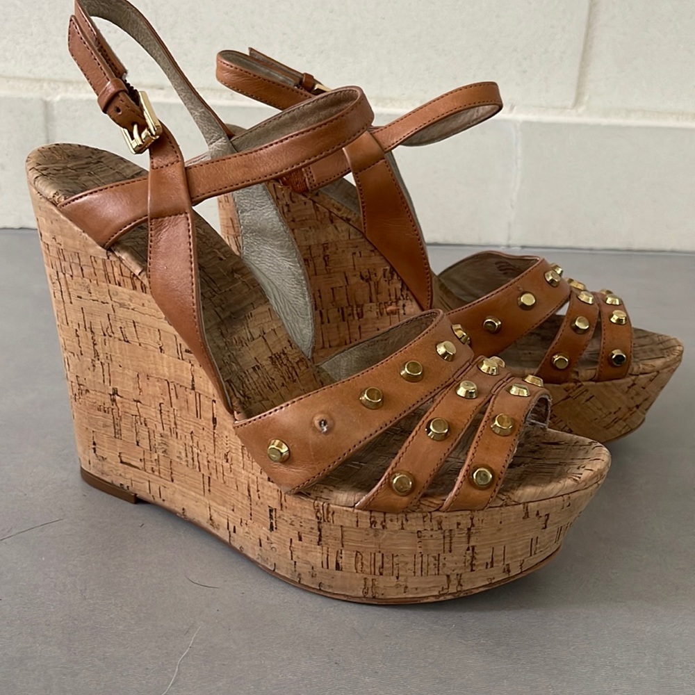 Michael Kors tan wedges
